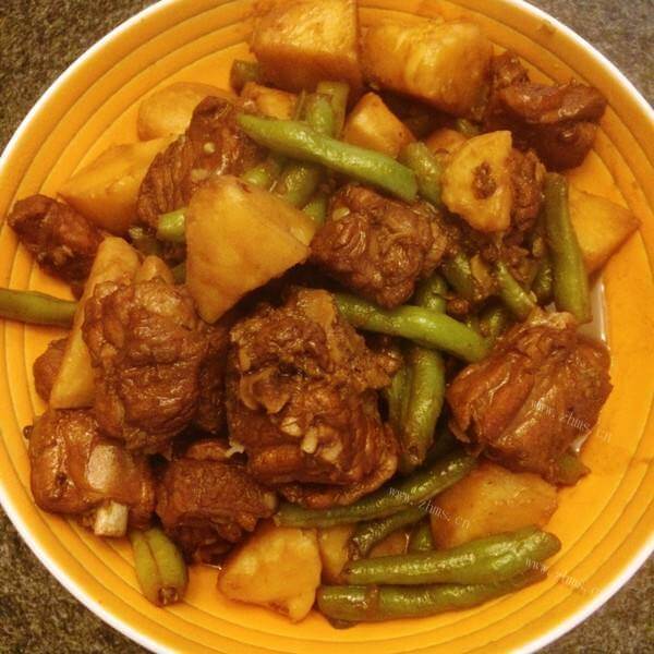 鲜香的猪骨炖土豆豆角
