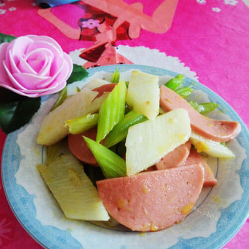 降血压火腿肉炒芹菜