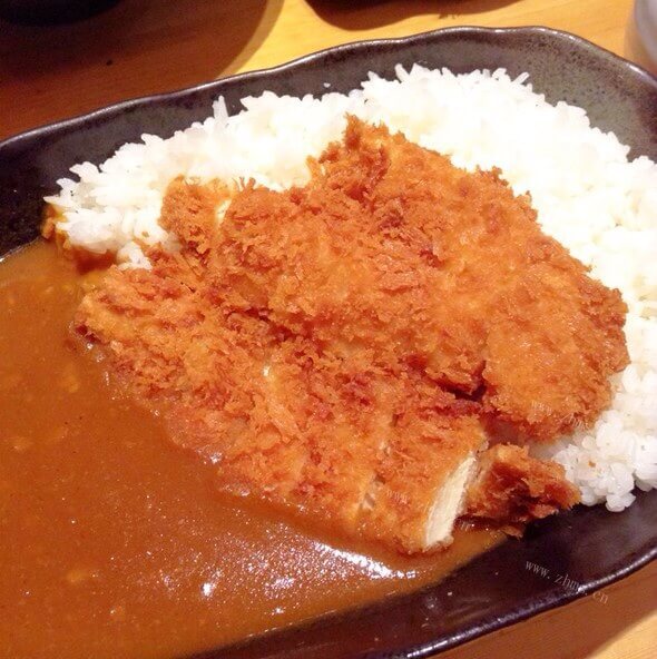 美味的鸡排咖喱饭