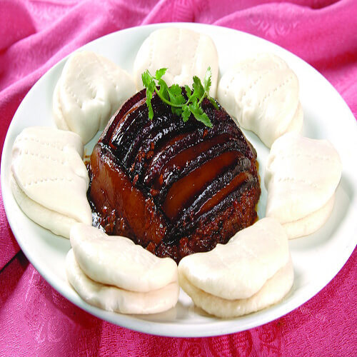 美味的泥碗海带蒸肉