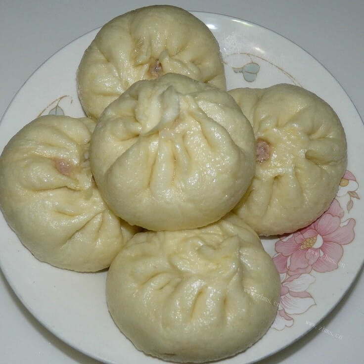 可口的包心菜肉包子