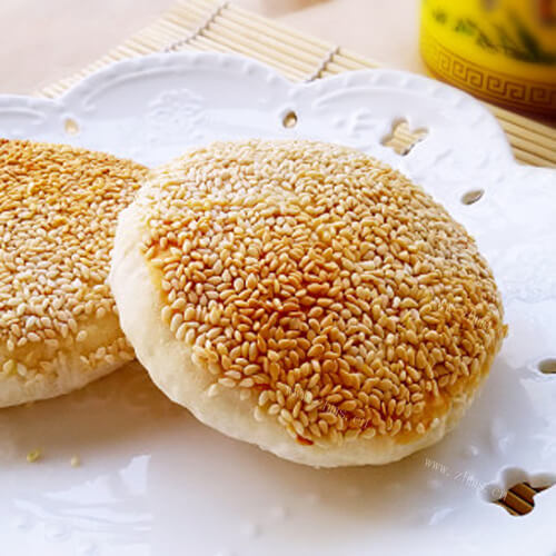 完美的绿豆芝麻空心酥饼