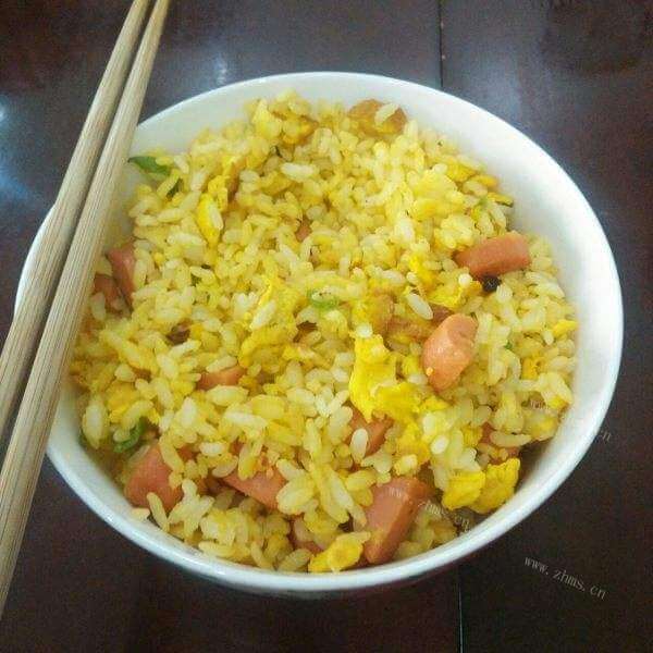 清淡的三色椒鸡丁蛋炒饭