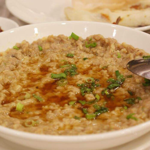 好吃的咸菜蒸肉饼