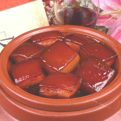特色菜品坛焖红烧肉