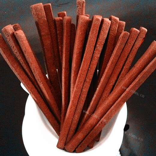美味的巧克力磨牙棒 