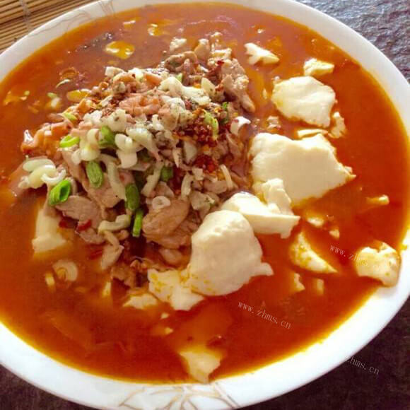 美味酸汤泡菜豆花肉片