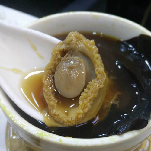 营养的海参鲍鱼煲竹丝鸡汤