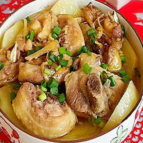 美味的蒸土豆鸡肉块