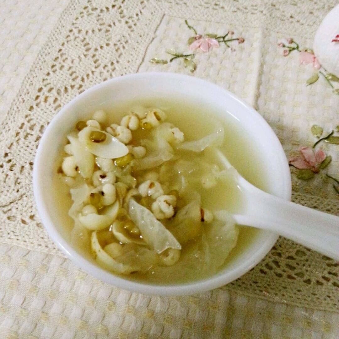 好喝的百合银耳绿豆粥