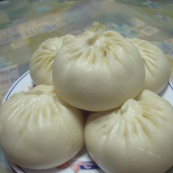 健康的萝卜丝肉丁包
