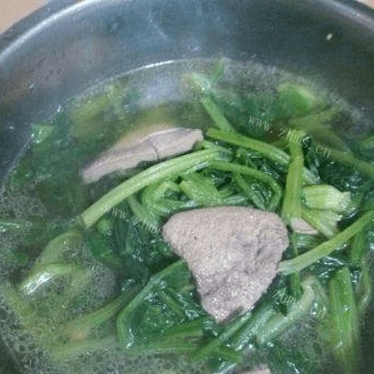 好喝的菠菜猪肝汤