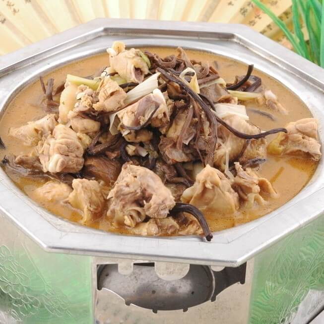 特色野蘑菇炖小鸡 