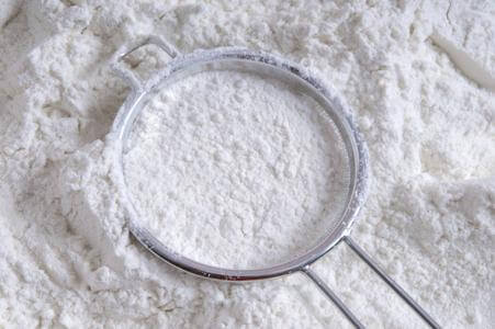 美味的苋菜汁炼乳腰果吐司做法图解2)