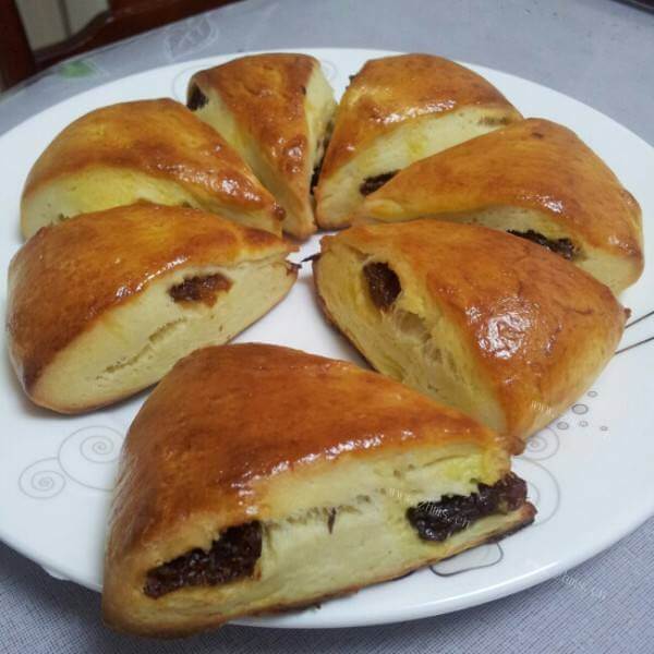 美味的干果葡萄干司康
