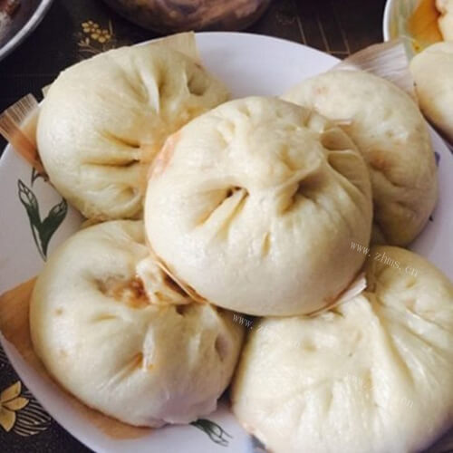美味的火龙果皮笋丁包