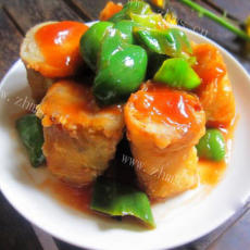美味的豆腐香菇酿青椒