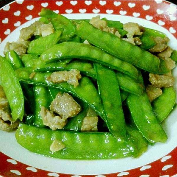 美味好吃的肉片炒椰菜