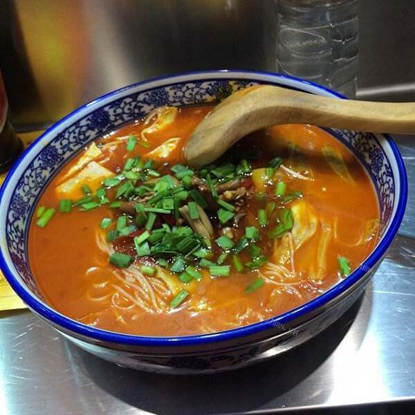 鲜香的鸡杂汤粉