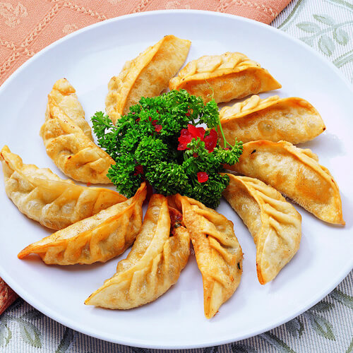 美味的菌菇瘦肉煎饺