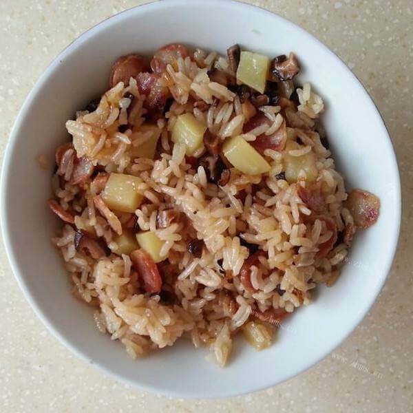 美味心里美配腊肠焖饭