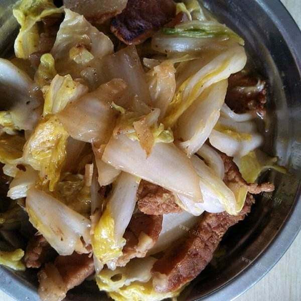 酸辣白菜炒肉的做法