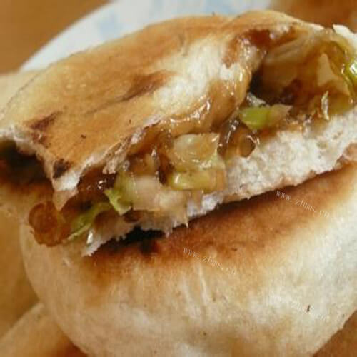 美味的白菜粉条馅饼
