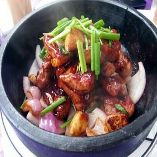 香辣可口的干锅鸭肉