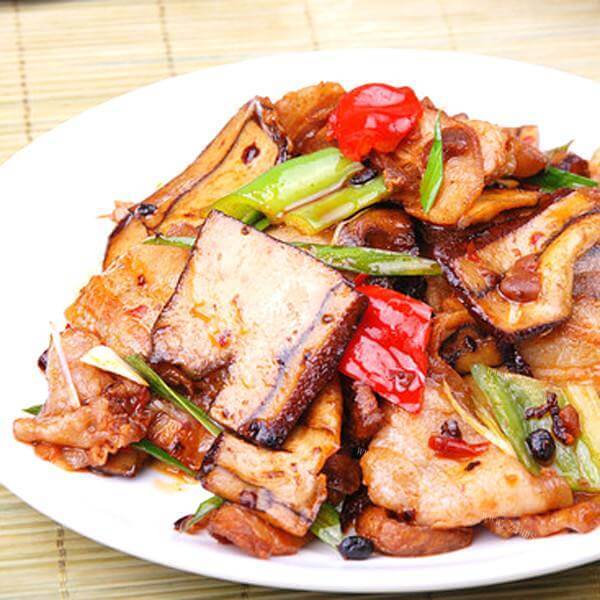 美味的麻辣什锦回锅肉
