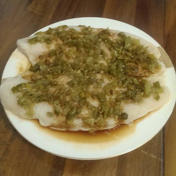 美味的剁椒蒸龙利鱼