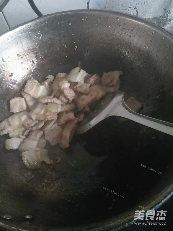 好吃的五花肉炒鸡蛋做法图解4)