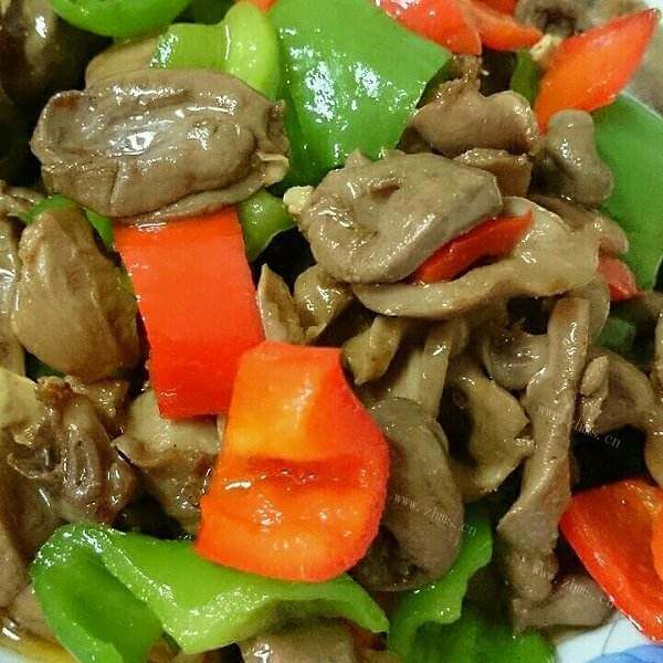 香辣的青红椒炒鸡杂