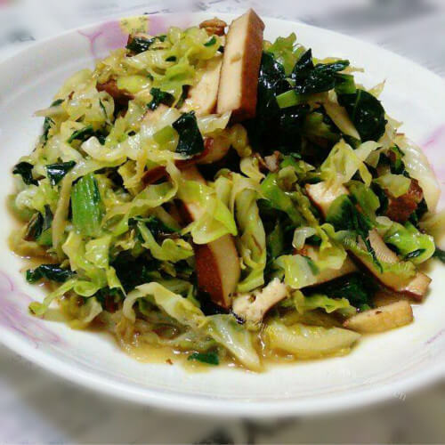 轻口味豆腐干小炒包菜