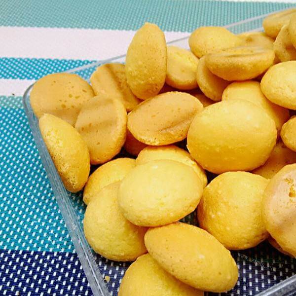 美味的焦香蛋黄饼干 