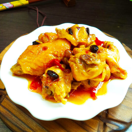 美味的豆豉辣椒蒸鸡