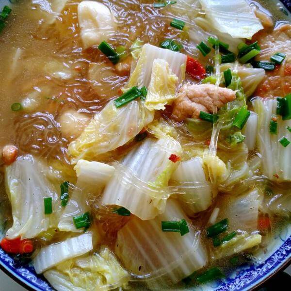 自制泡椒鸭血粉丝锅