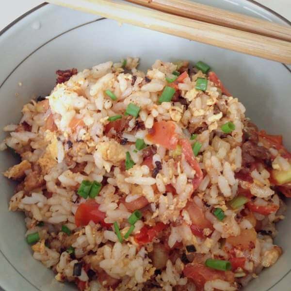 美味的西红柿牛肉炒饭