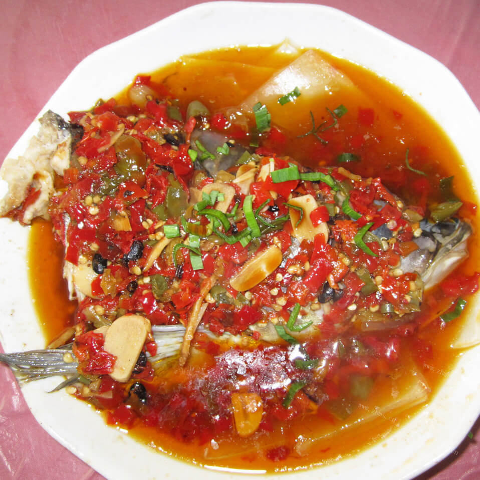 美食辣椒煮蒸鱼