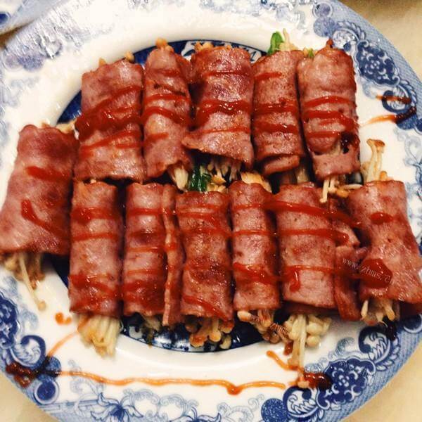 美味的香煎双菇肉卷