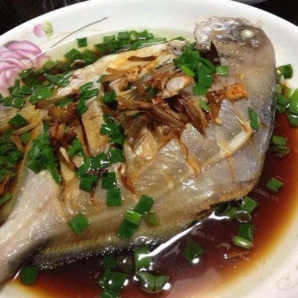 美味的油葱鲳鱼
