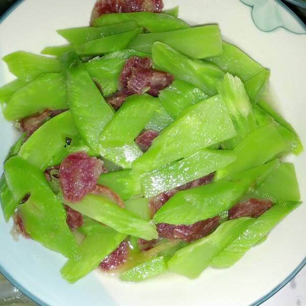 私房美食香肠烩卷心菜