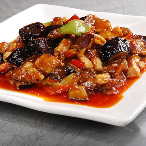 美味的酱烧鸡丁