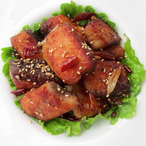 美味的干煸麻辣鱼块 