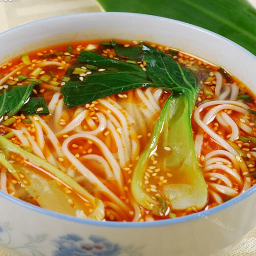 美味的番茄酸汤面