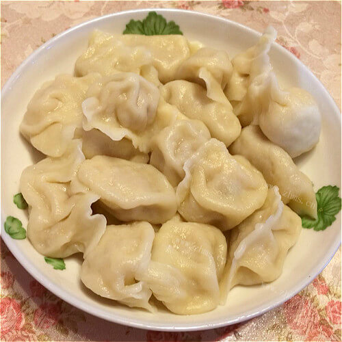 多彩的茄子菠菜猪肉水饺
