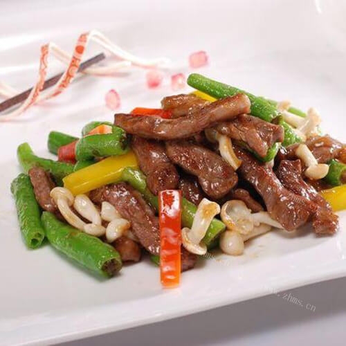 犒劳自己的尖椒白玉菇炒牛柳