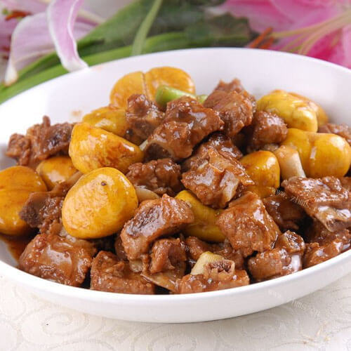 美味的红烧板栗排骨