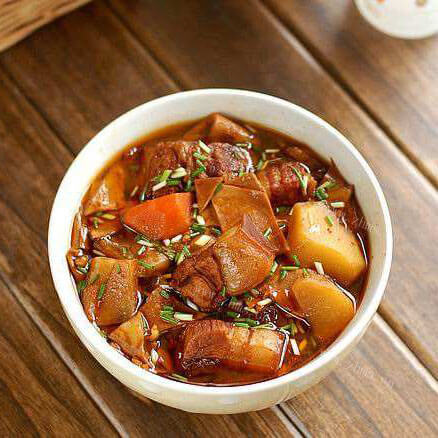 秘制猪肉炖豆皮