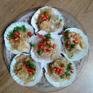 细嫩鲜美蒜蓉红椒蒸鲍鱼