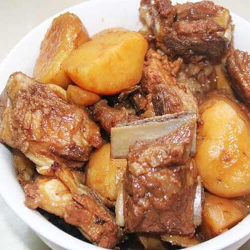 香美的排骨炖土豆干